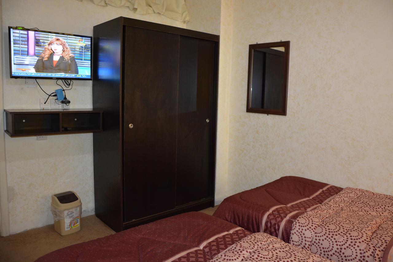 Teeba Palace Hotel Suites Амман Экстерьер фото