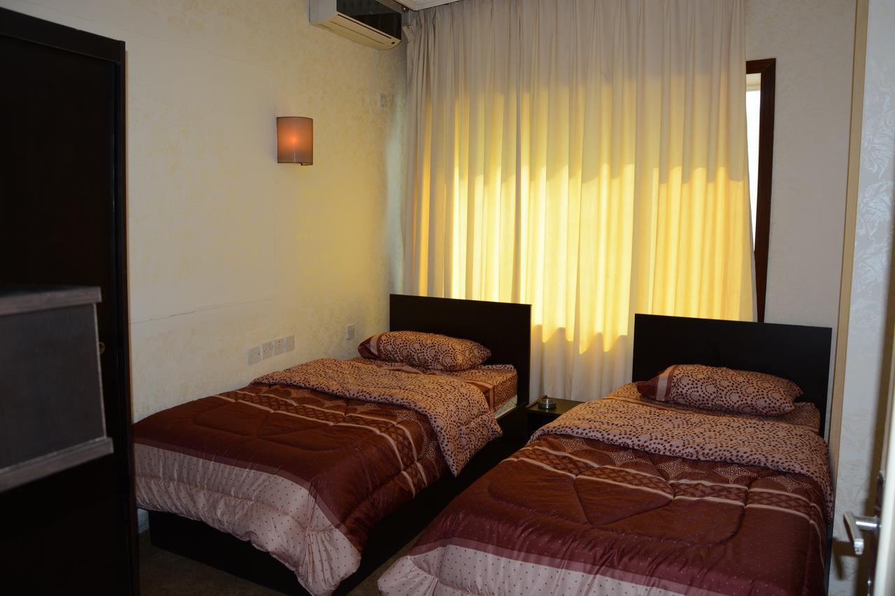 Teeba Palace Hotel Suites Амман Экстерьер фото