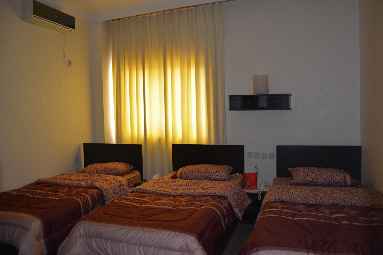 Teeba Palace Hotel Suites Амман Экстерьер фото